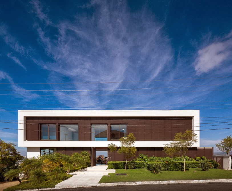 Appealing_Modern_Jaragua_Residence_in_São_Paulo_Brazil_on_world_of_architecture_02