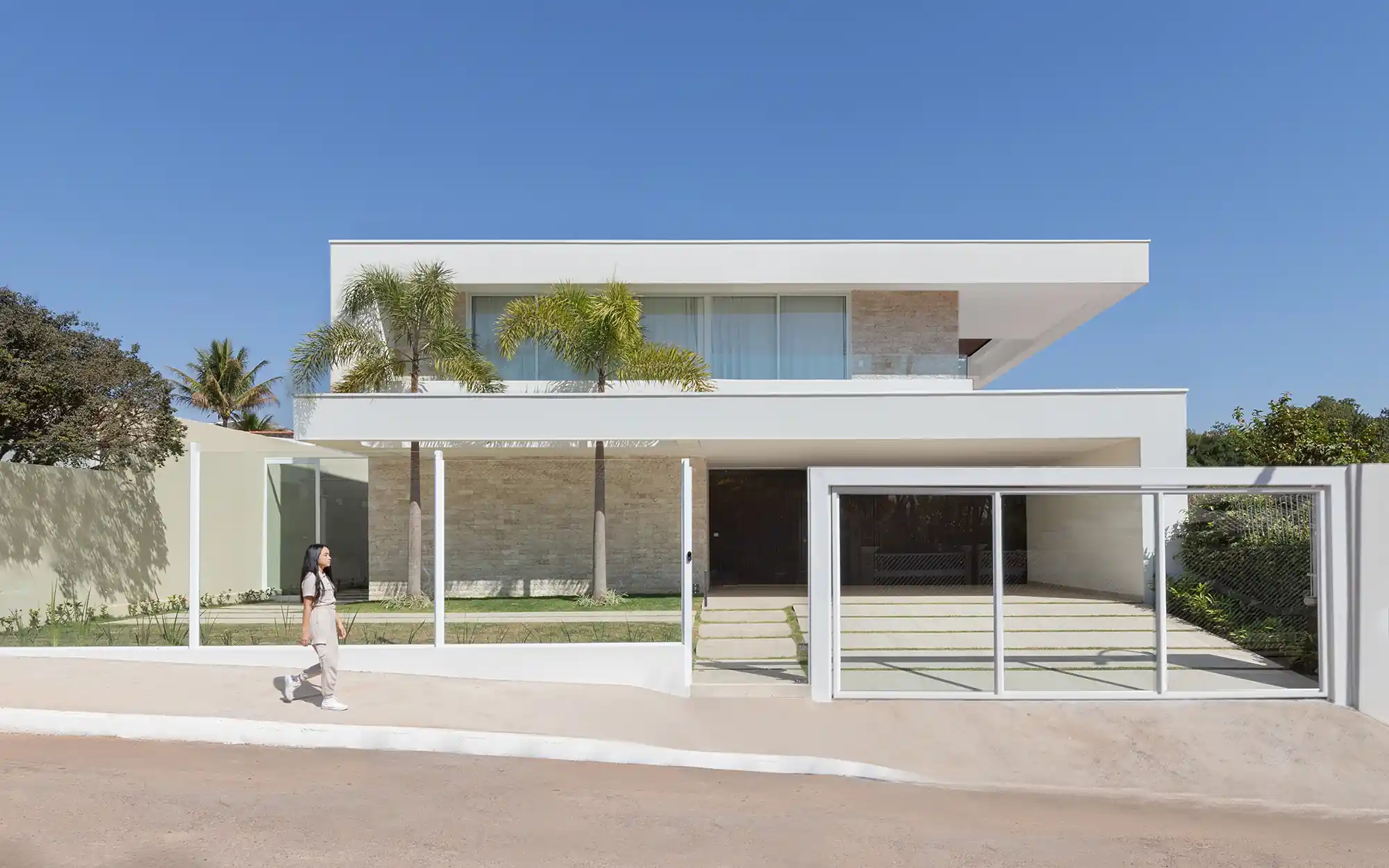 adega-escada-helicoidal-casa-projeto-atemporal-tramaa-credito-julia-totoli-1